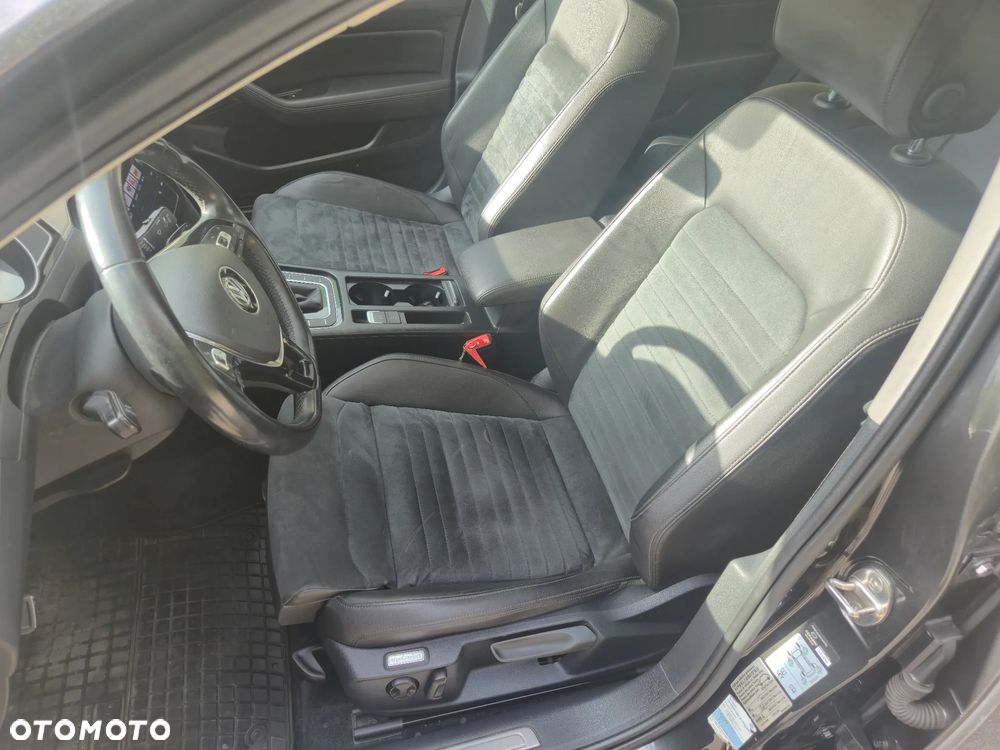 Volkswagen Passat - 25