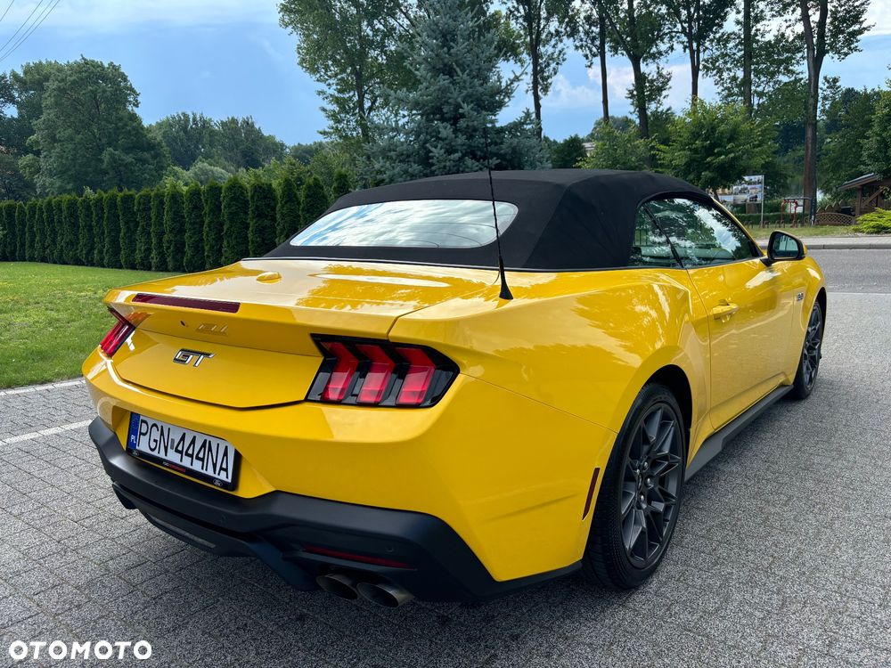 Ford Mustang - 8