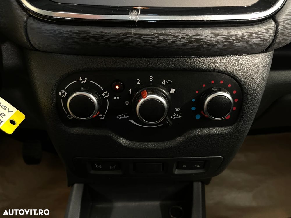 Dacia Lodgy 1.5 Blue dCi Laureate - 16
