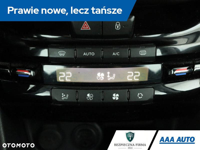 Peugeot 208 - 12
