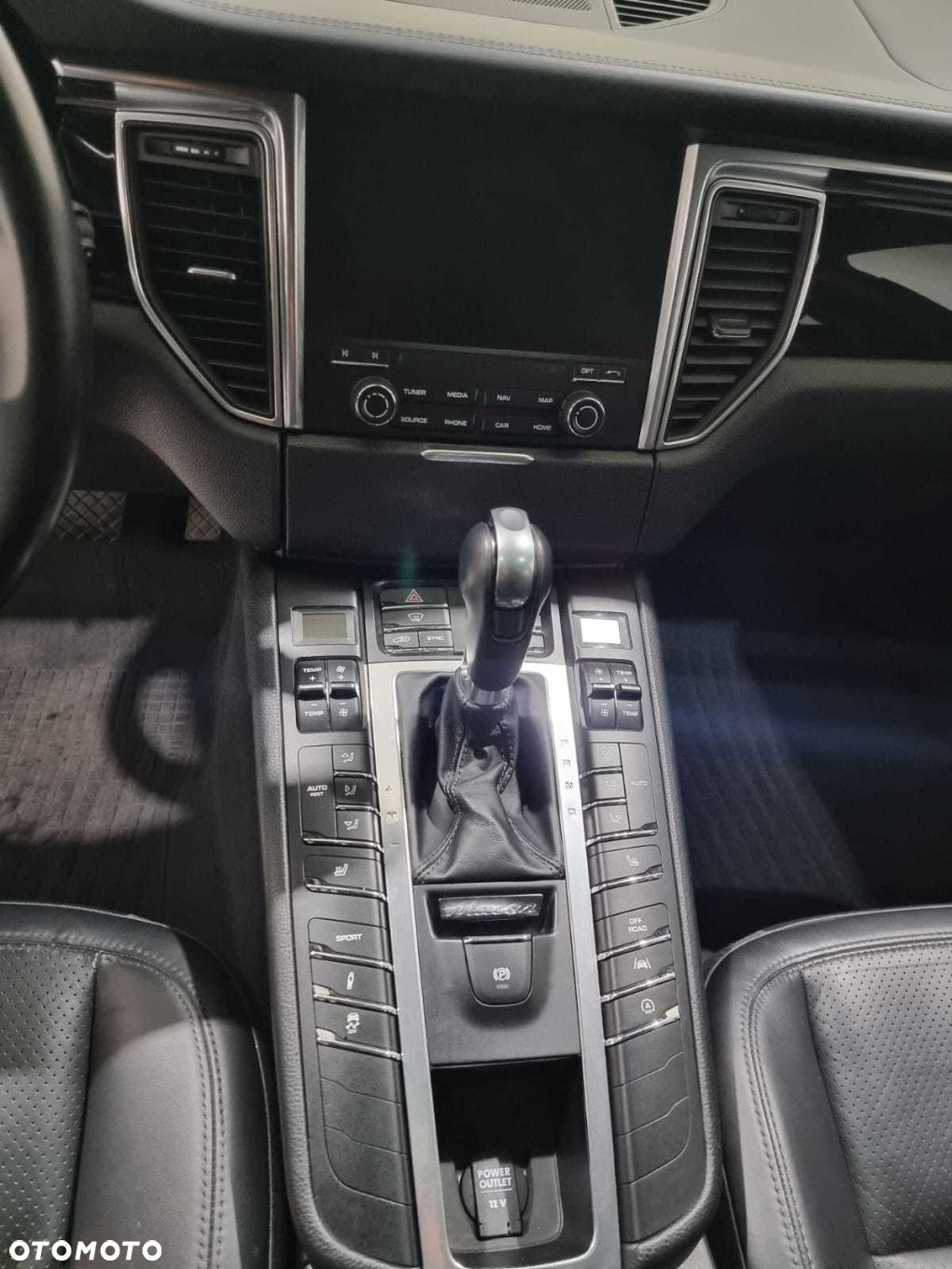 Porsche Macan - 32