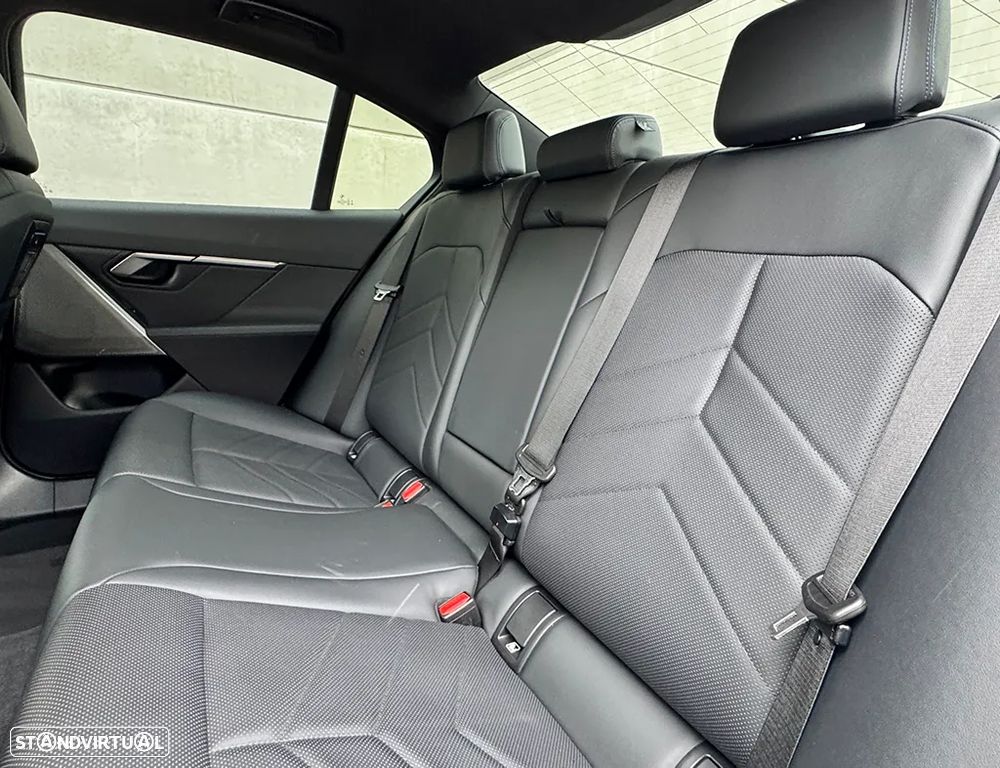 BMW 530 e Pack Desportivo M - 9