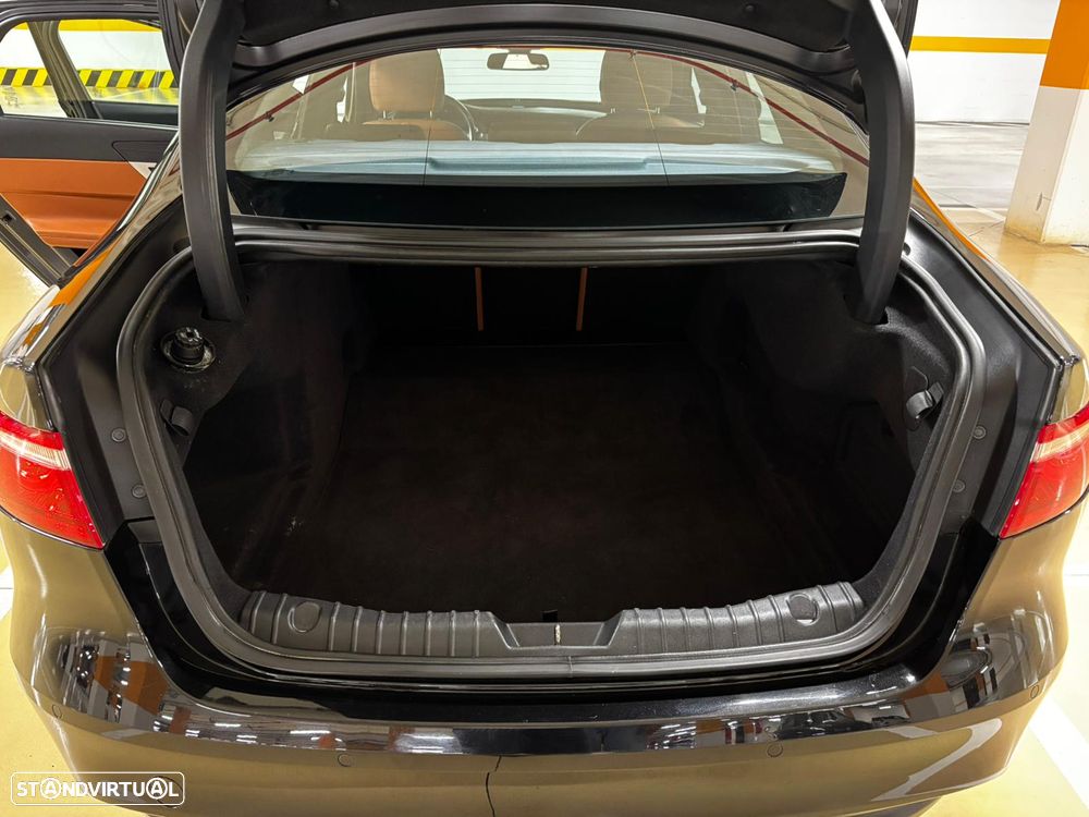 Jaguar XF 20d Aut. Prestige - 30