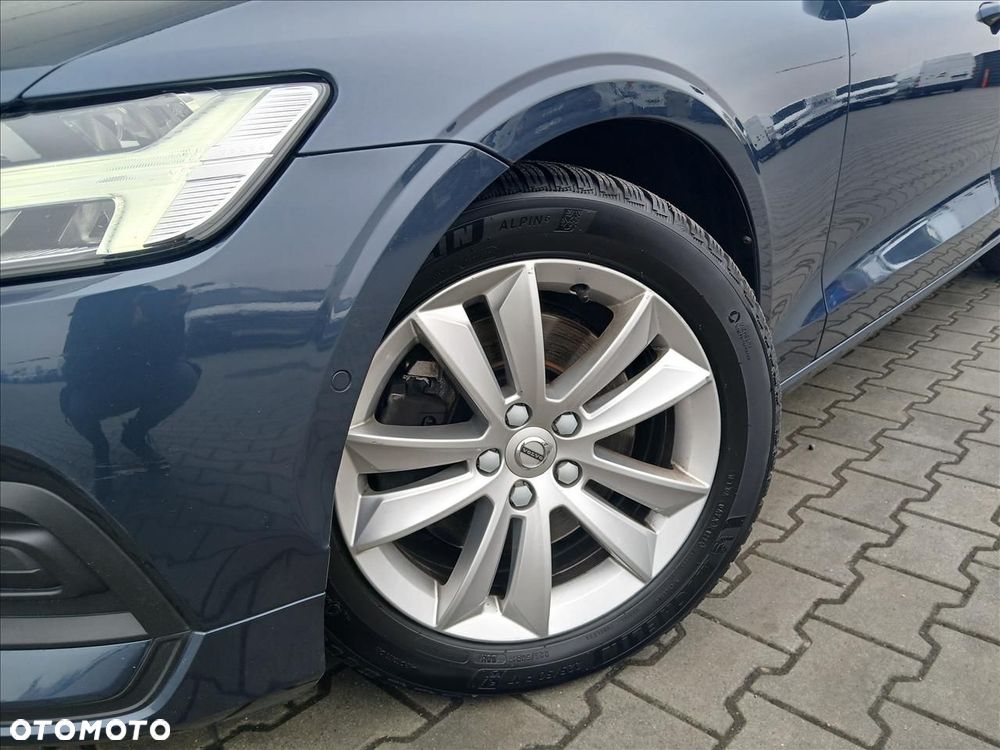 Volvo V60 B4 D Momentum - 19