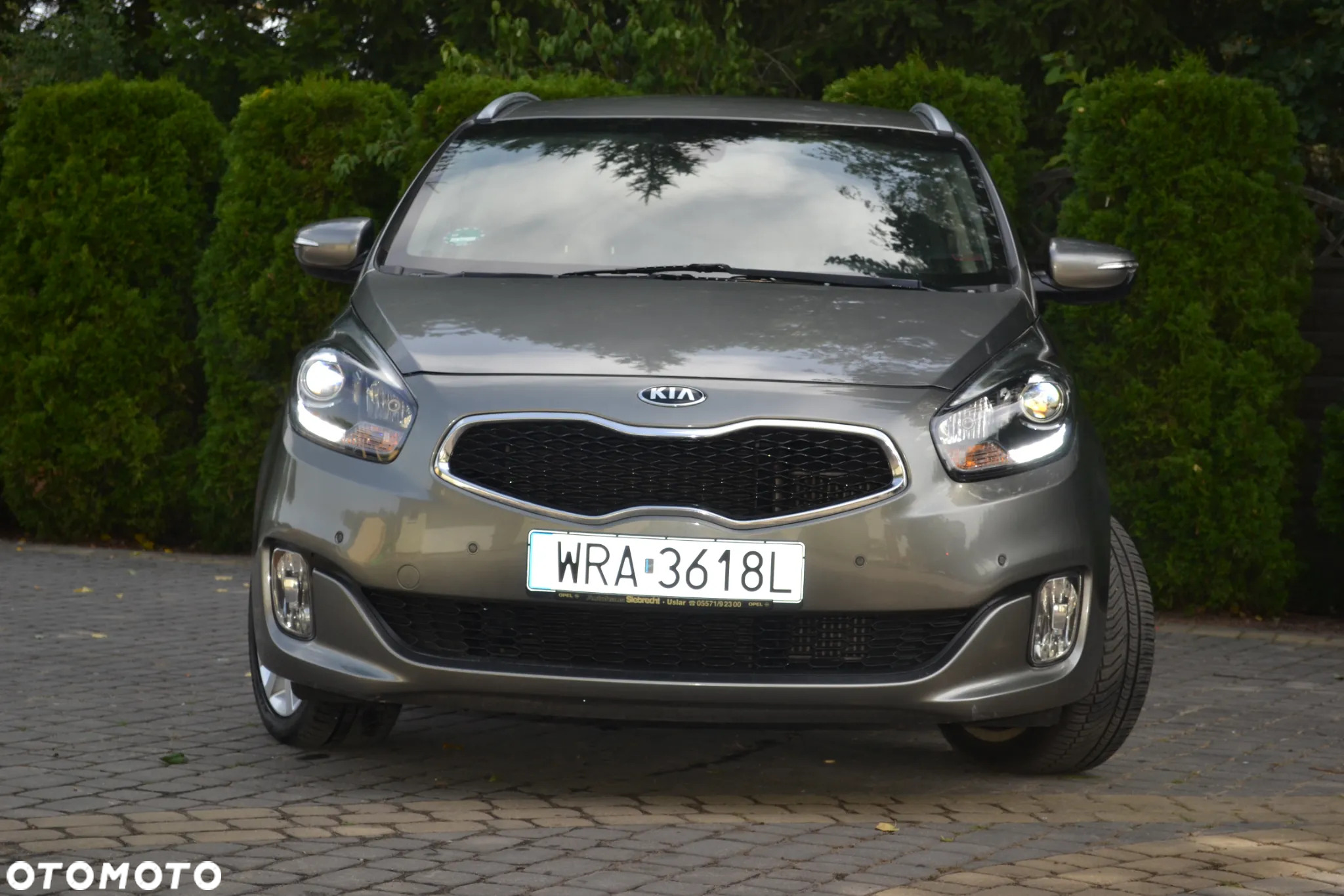 Kia Carens 1.7 CRDi Business Line 7os 7DCT - 8