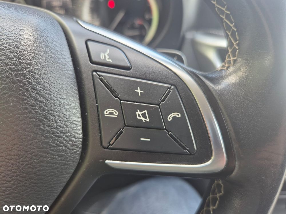 Infiniti Q30 1.5d DCT Premium - 24
