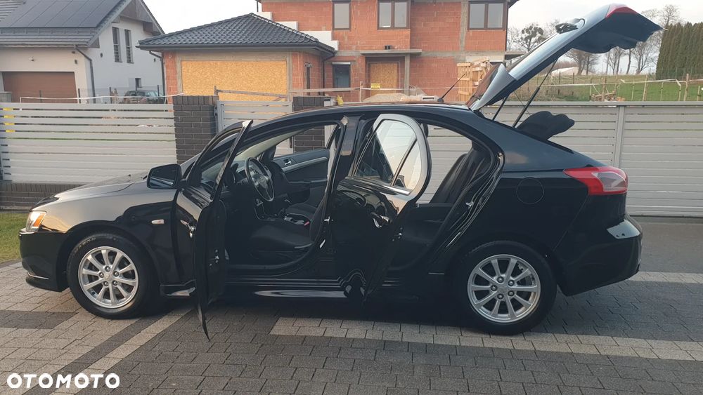 Mitsubishi Lancer - 8