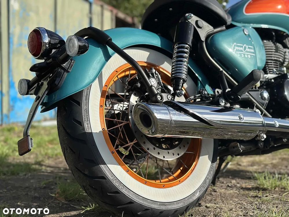 Royal Enfield Classic - 4