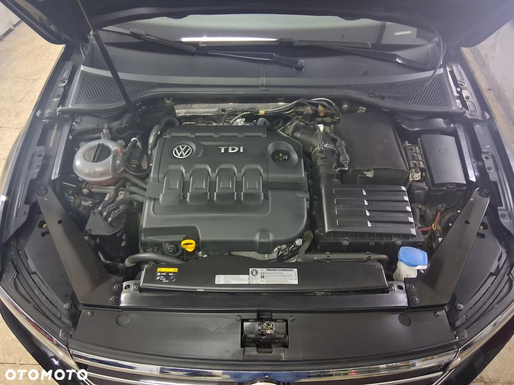 Volkswagen Passat - 25