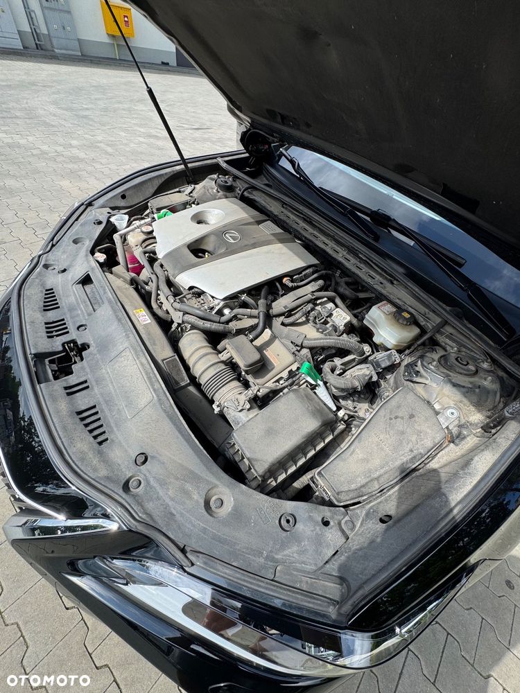 Lexus ES 300h Business Edition + - 35