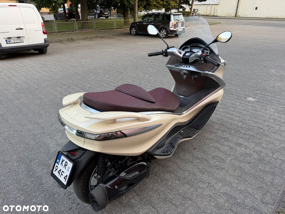 Piaggio X10 - 11
