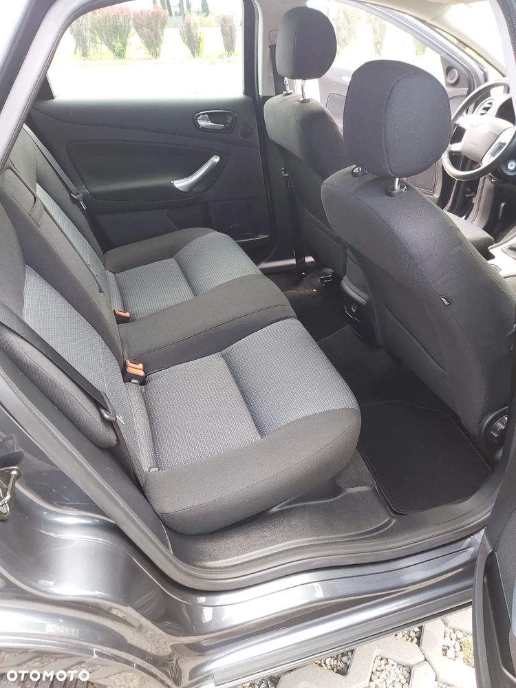 Ford Mondeo 1.8 TDCi Silver X - 27