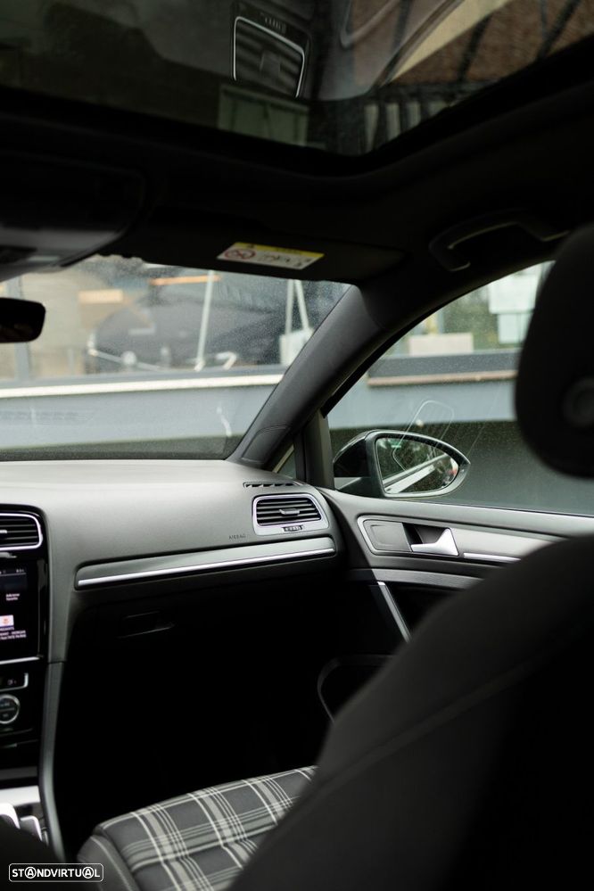 VW Golf 2.0 TDI GTD DSG - 30