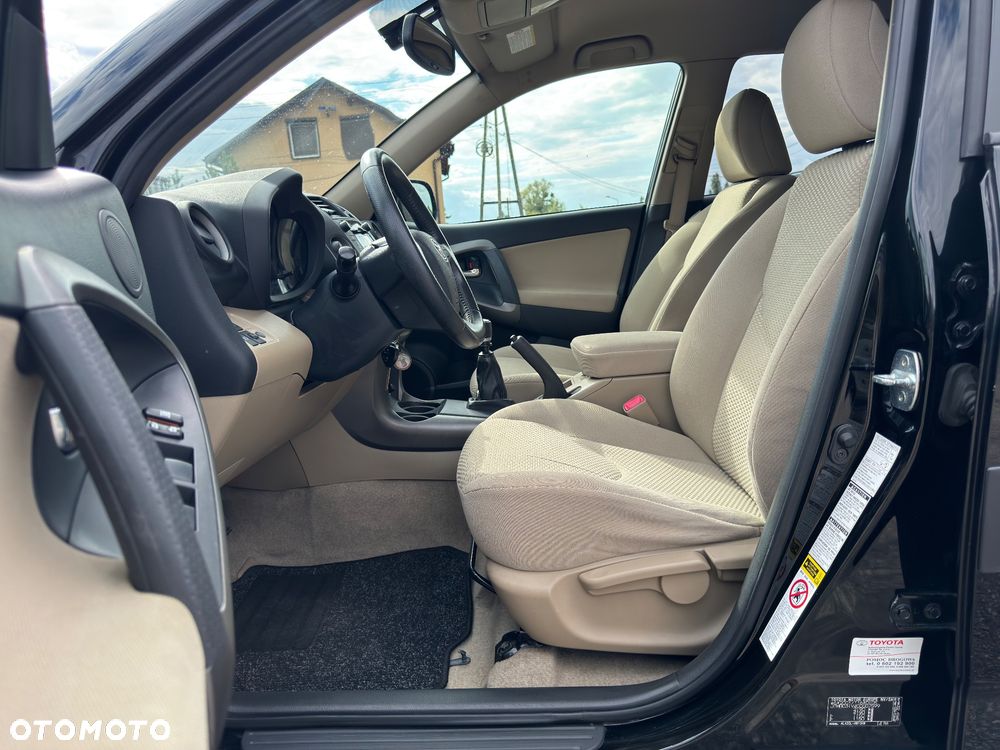 Toyota RAV4 2.2 D-4D Sol - 14