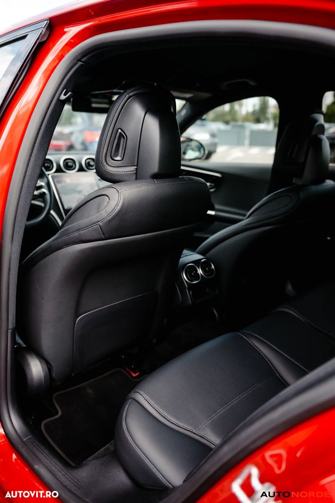 Mercedes-Benz C 300 e 9G-TRONIC AMG Line - 32