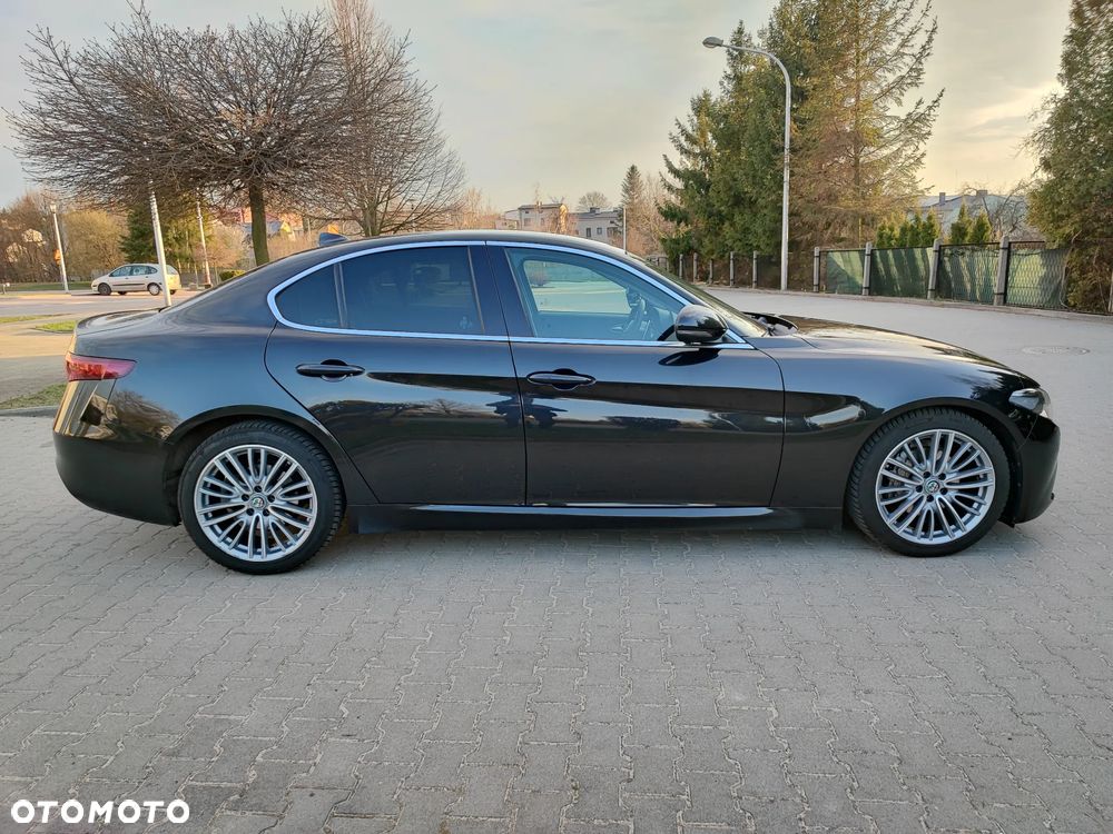 Alfa Romeo Giulia 2.2 AT8 Super - 4