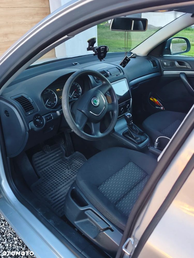Skoda Octavia 1.6 Family Plus - 24