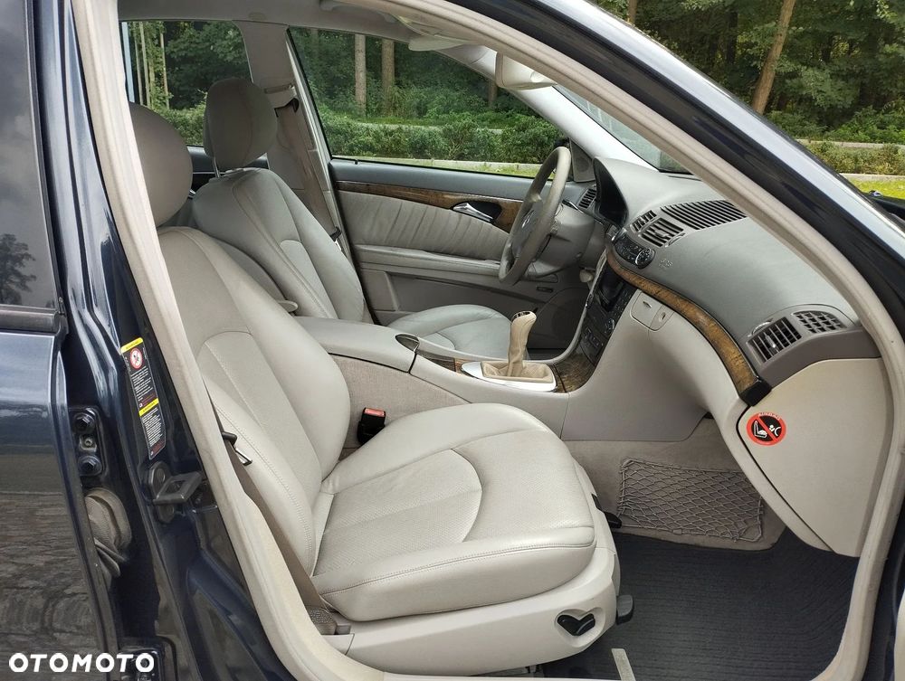 Mercedes-Benz Klasa E 200 Kompressor Avantgarde Sport Edition - 25