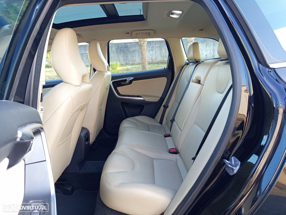 Volvo XC 60 2.0 D3 Momentum - 19