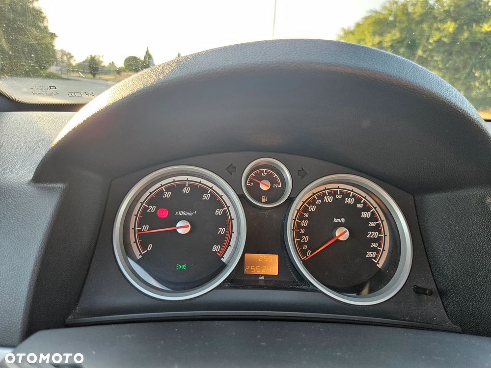 Opel Astra 1.6 T Sport - 30