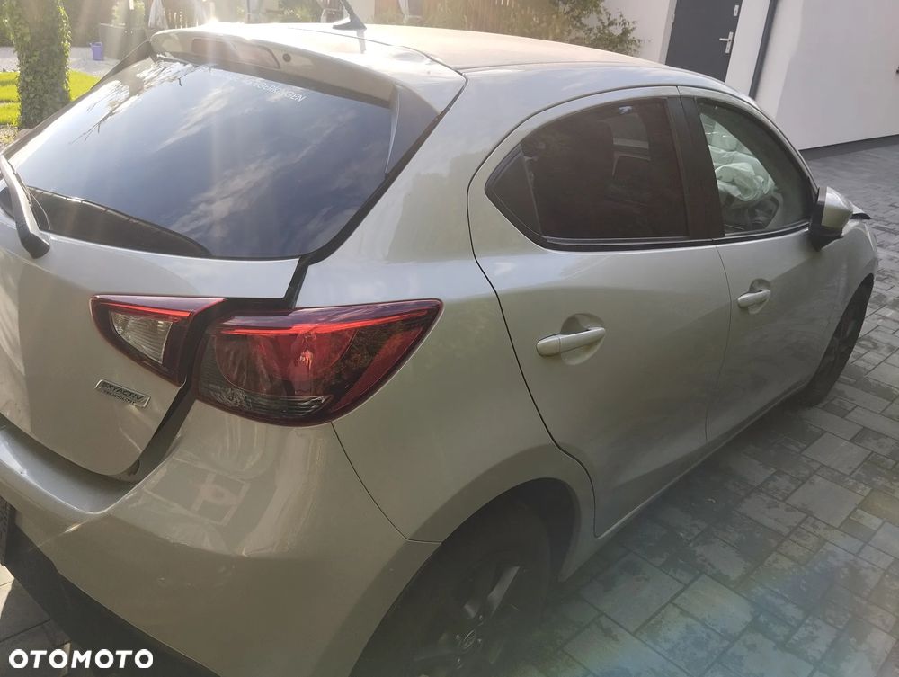 Mazda 2 - 6
