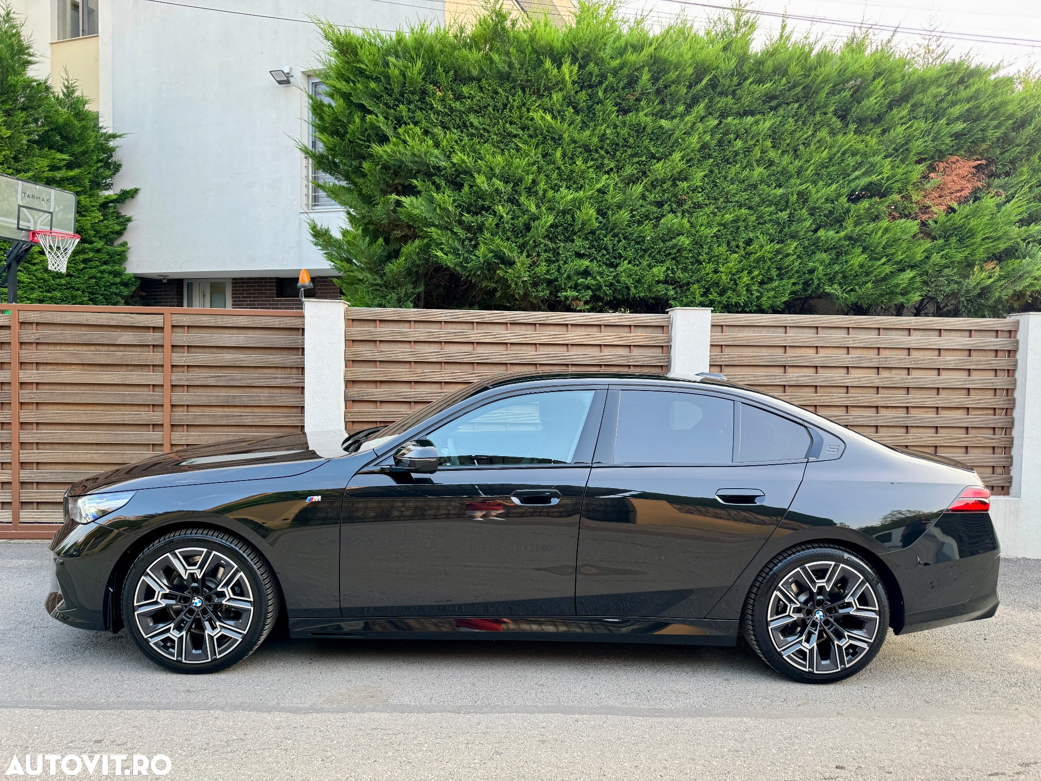 BMW Seria 5 520i AT MHEV - 4