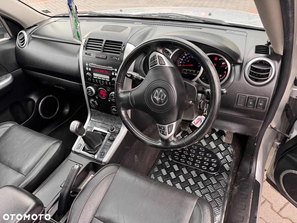 Suzuki Grand Vitara 1.9 DDiS Comfort + DPF Family - 16