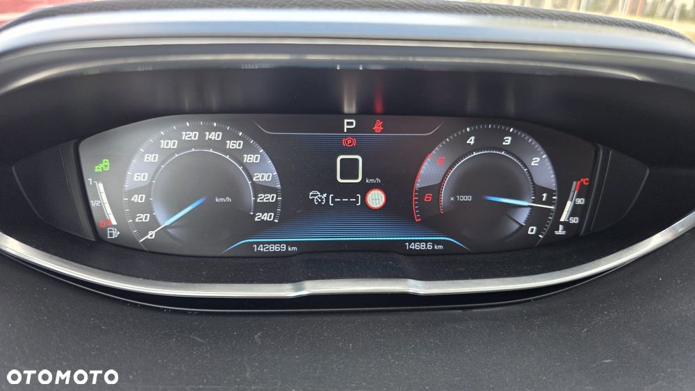 Peugeot 5008 - 8