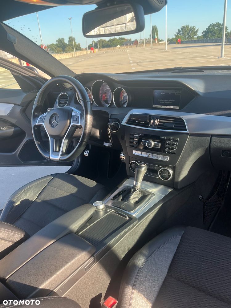 Mercedes-Benz Klasa C 250 7G-TRONIC Edition - 23