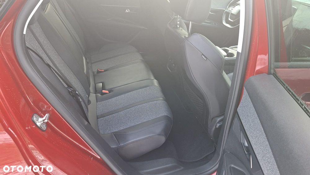 Peugeot 3008 PureTech 130 Stop & Start GPF Allure - 17