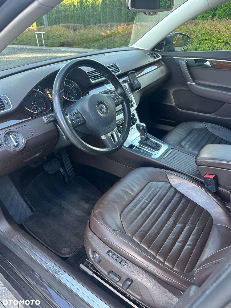 Volkswagen Passat 2.0 TDI Highline DSG - 9