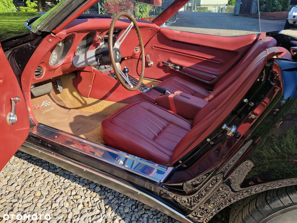 Chevrolet Corvette - 18