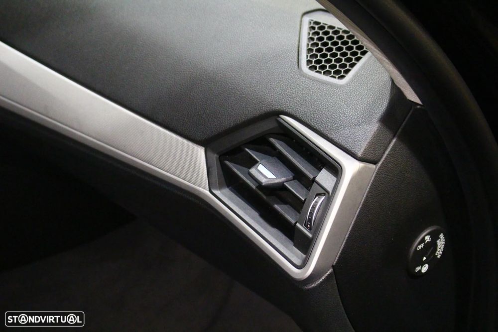 BMW 330 e Touring Line Sport Auto - 18
