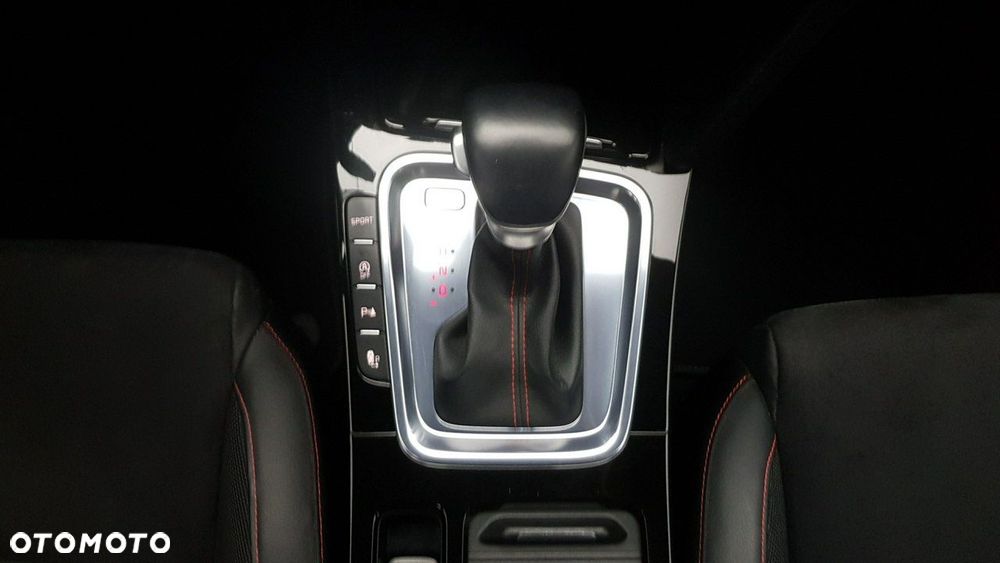 Kia ProCeed - 26