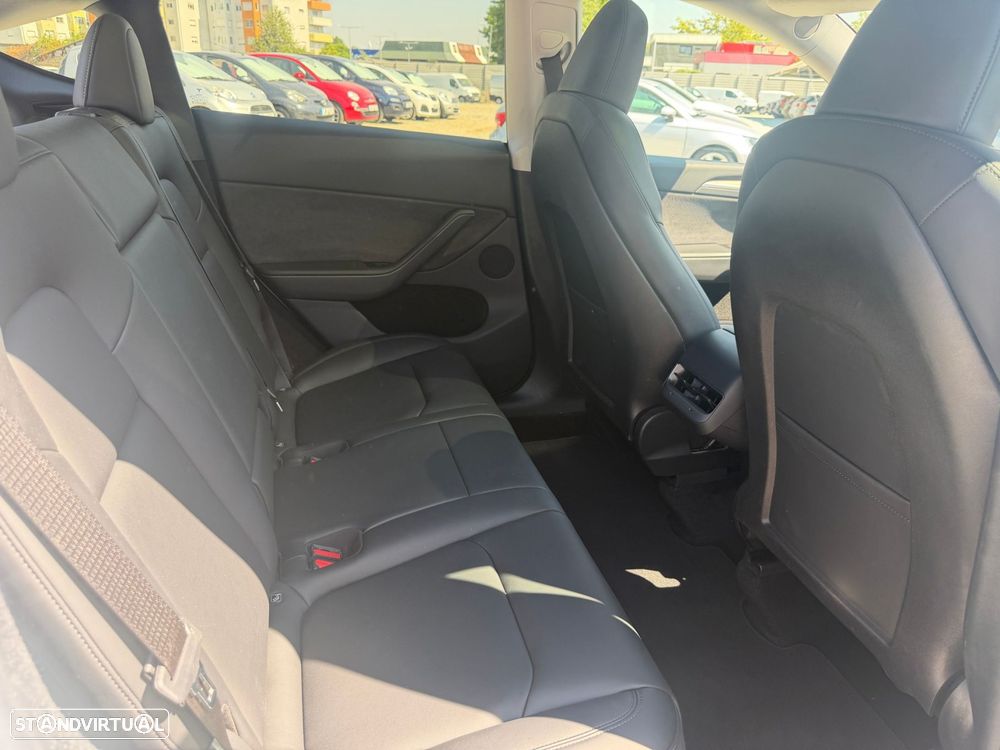 Tesla Model Y Long Range Dual Motor AWD - 14