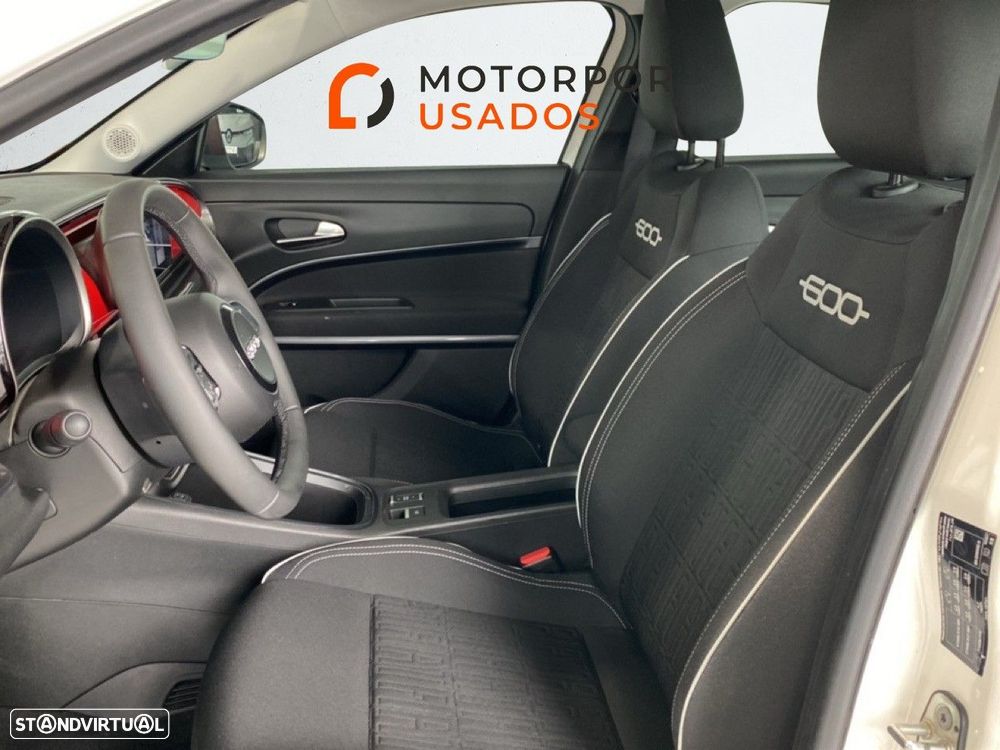 Fiat 600e 54 kWh (RED) - 8