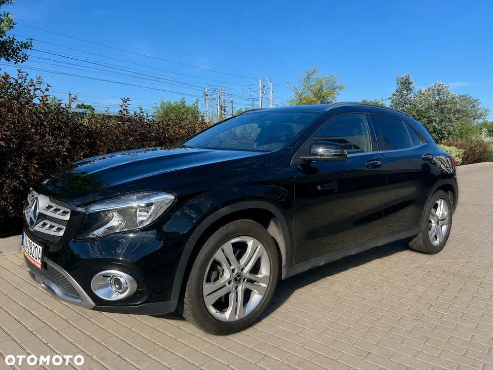 Mercedes-Benz GLA 250 4Matic 7G-DCT - 5