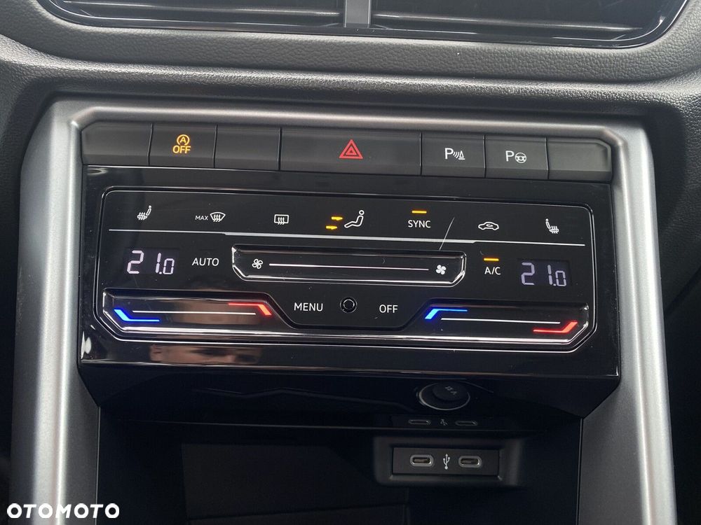 Volkswagen T-Roc - 19