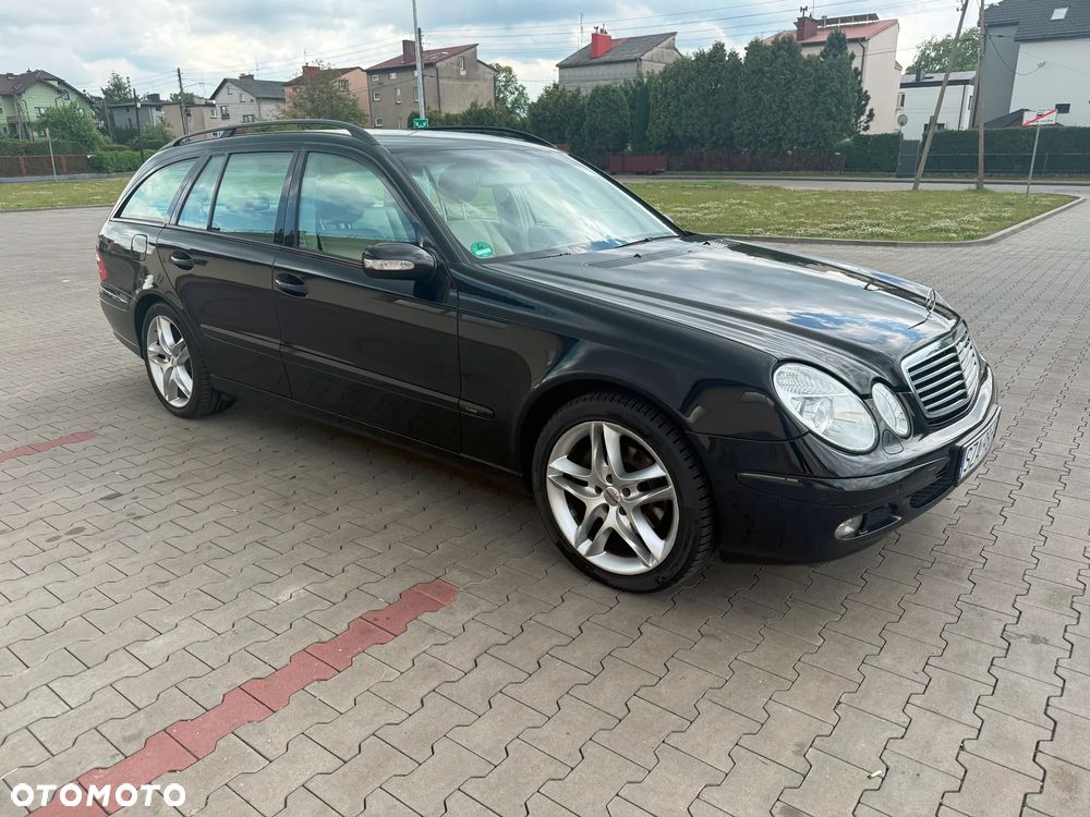 Mercedes-Benz Klasa E 240 4-Matic T Classic - 4