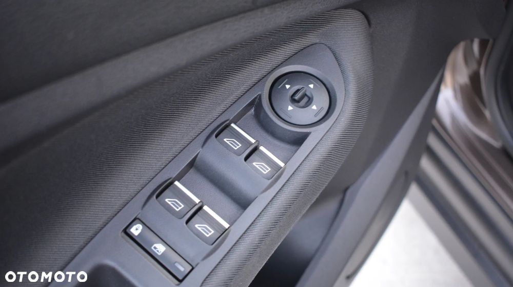 Ford Grand C-MAX - 23