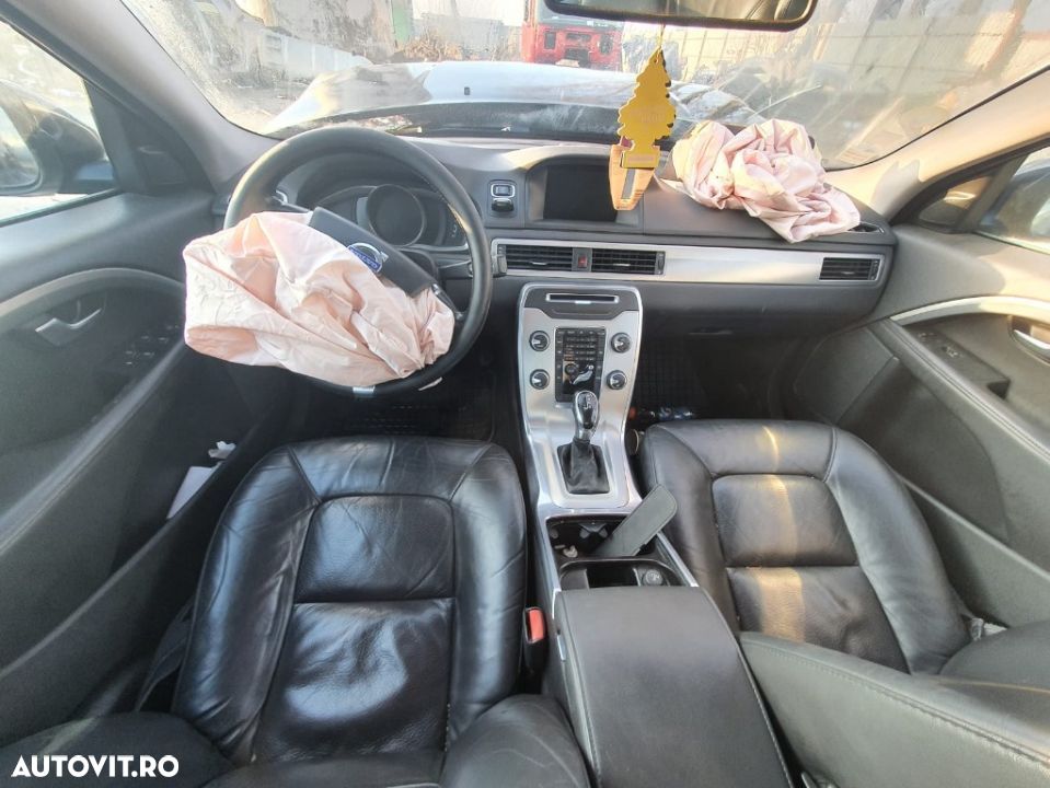 interior complet piele scaune fata bancheta cotiera fete de usi usa Volvo S60 motor 2.0D dezmembrez - 5