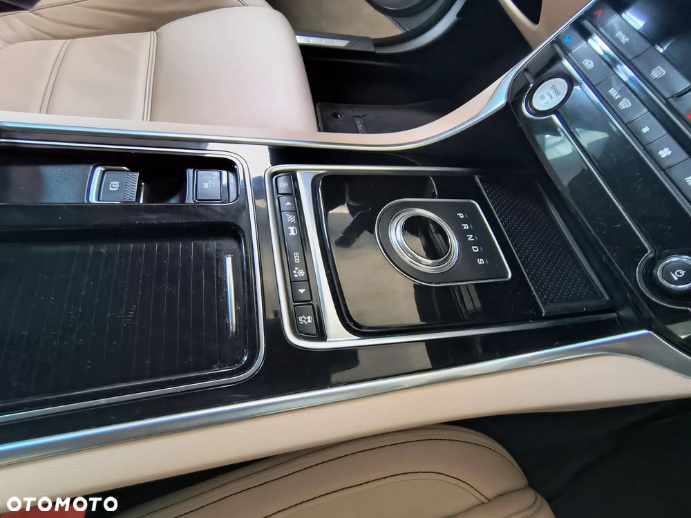 Jaguar XE 2.0 D AWD Prestige - 20