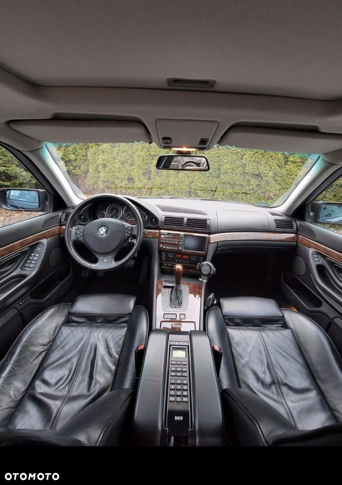 BMW Seria 7 740i - 12
