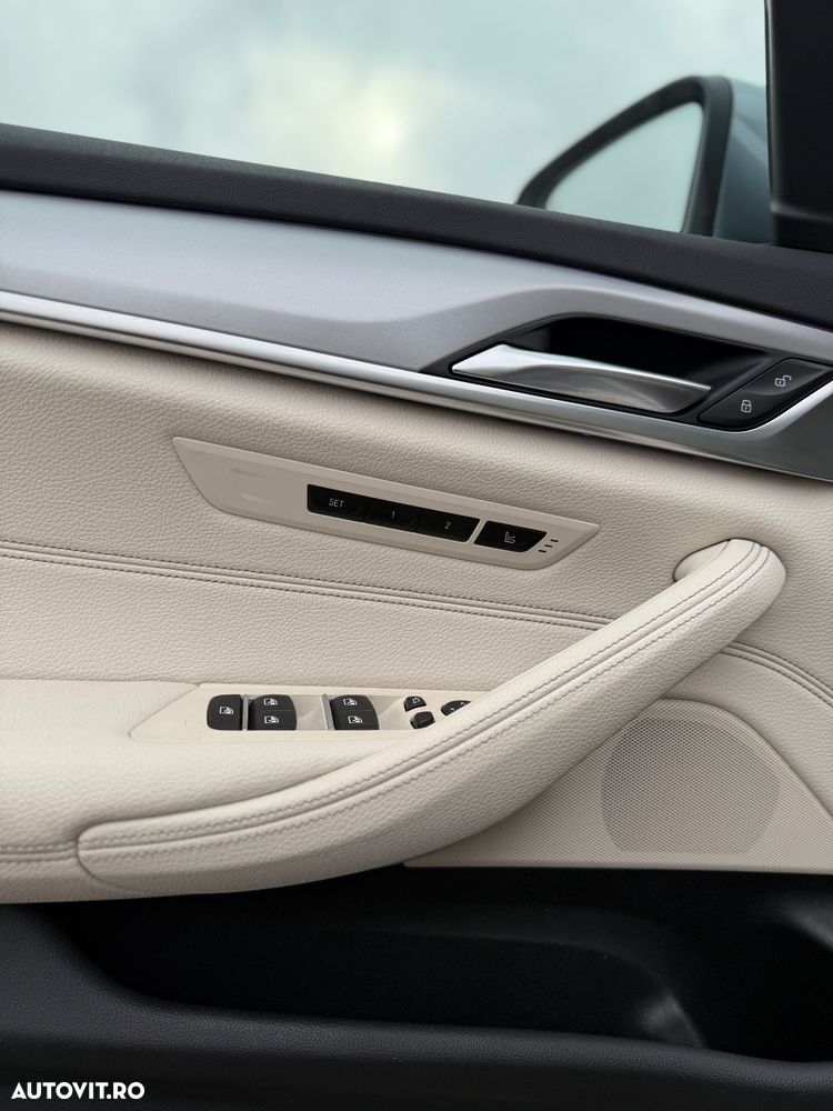 BMW Seria 5 530e Aut. Luxury Line - 10