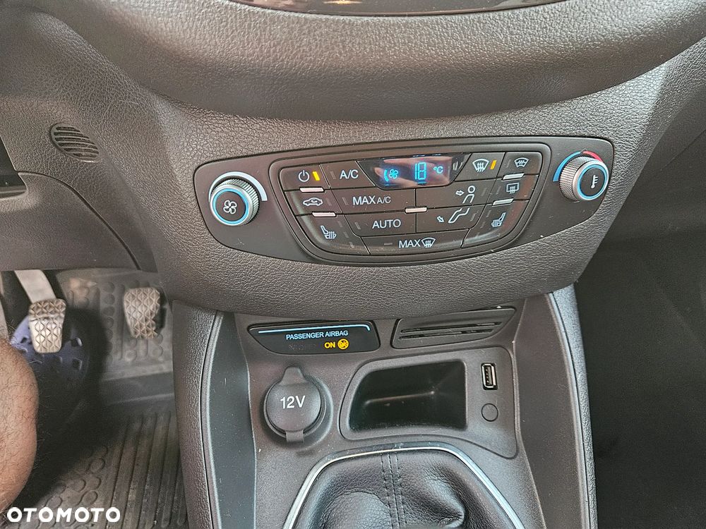 Ford Tourneo Courier - 15