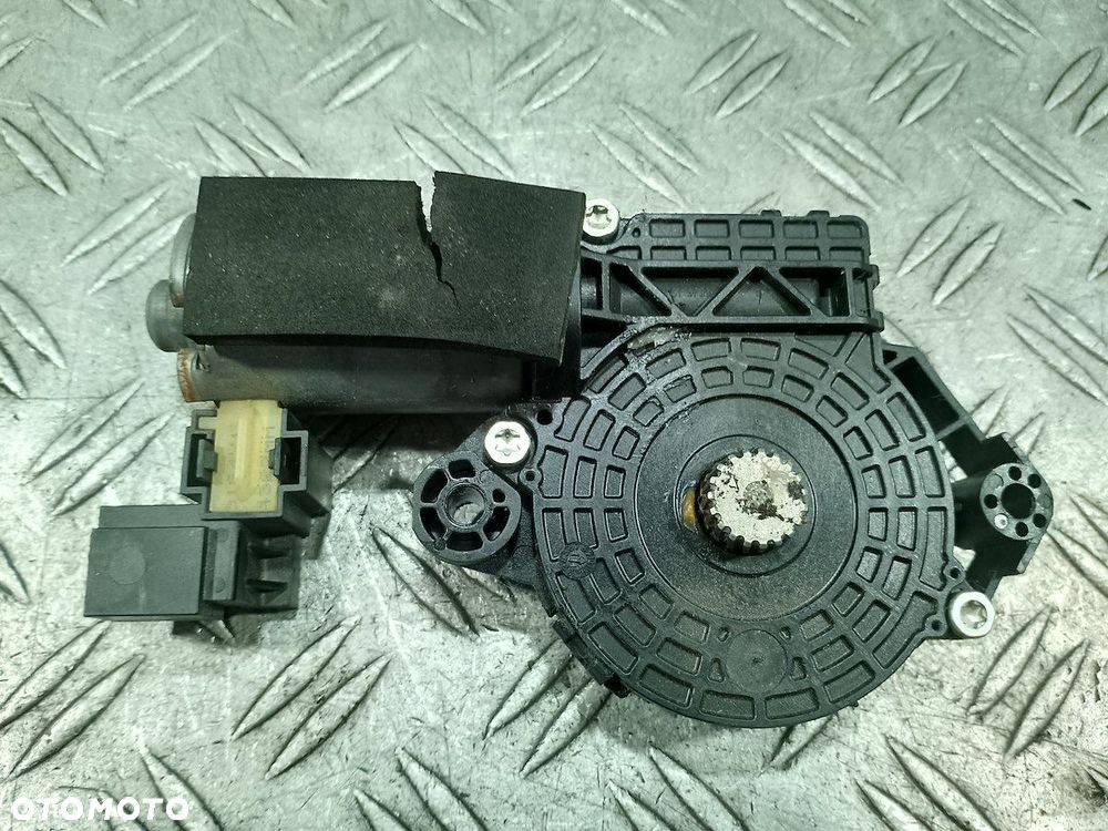 SILNICZEK SZYBERDACHU MAYBACH X222 0390200101 - 2