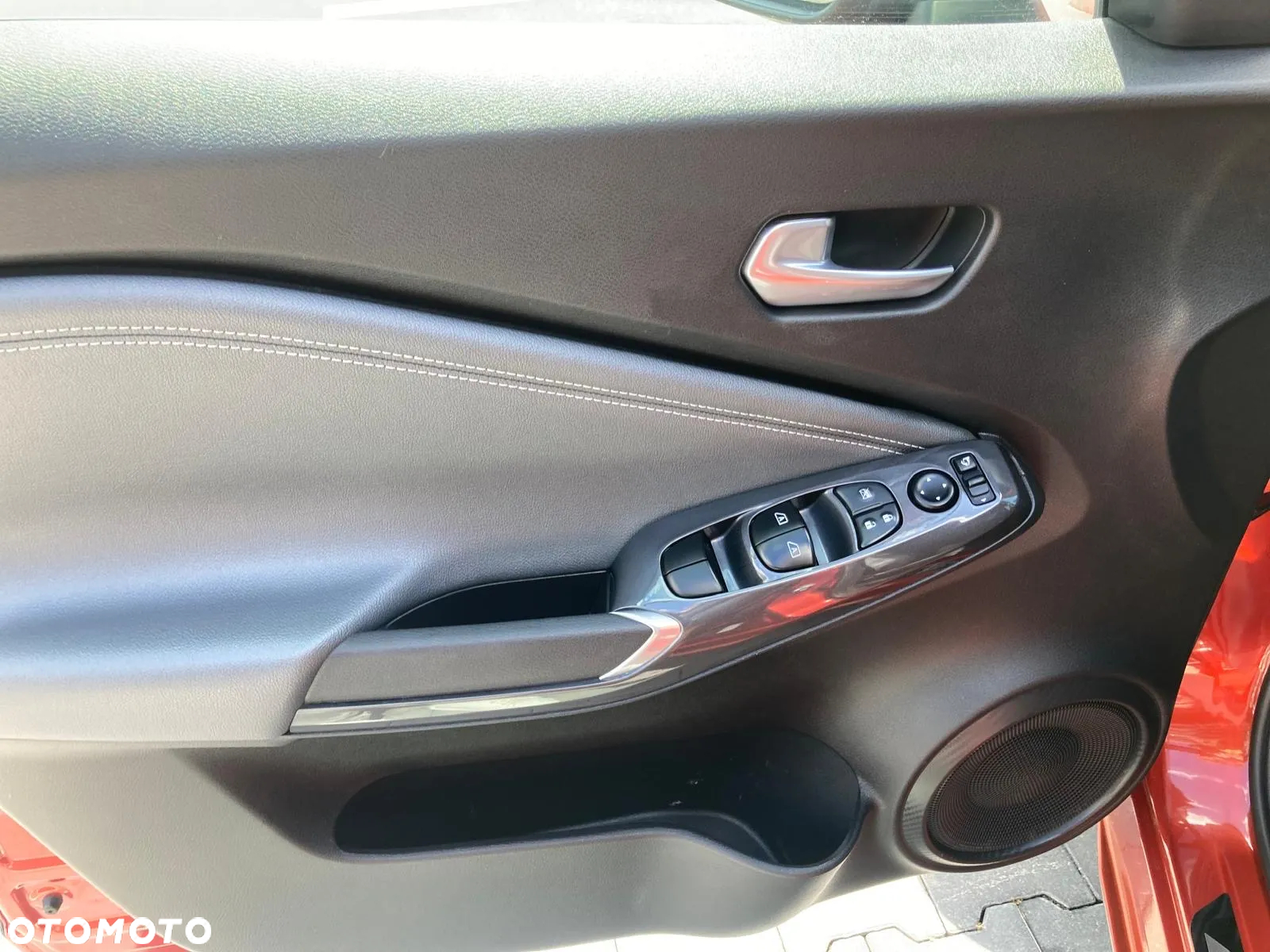 Nissan Juke 1.0 DIG-T N-Connecta - 30