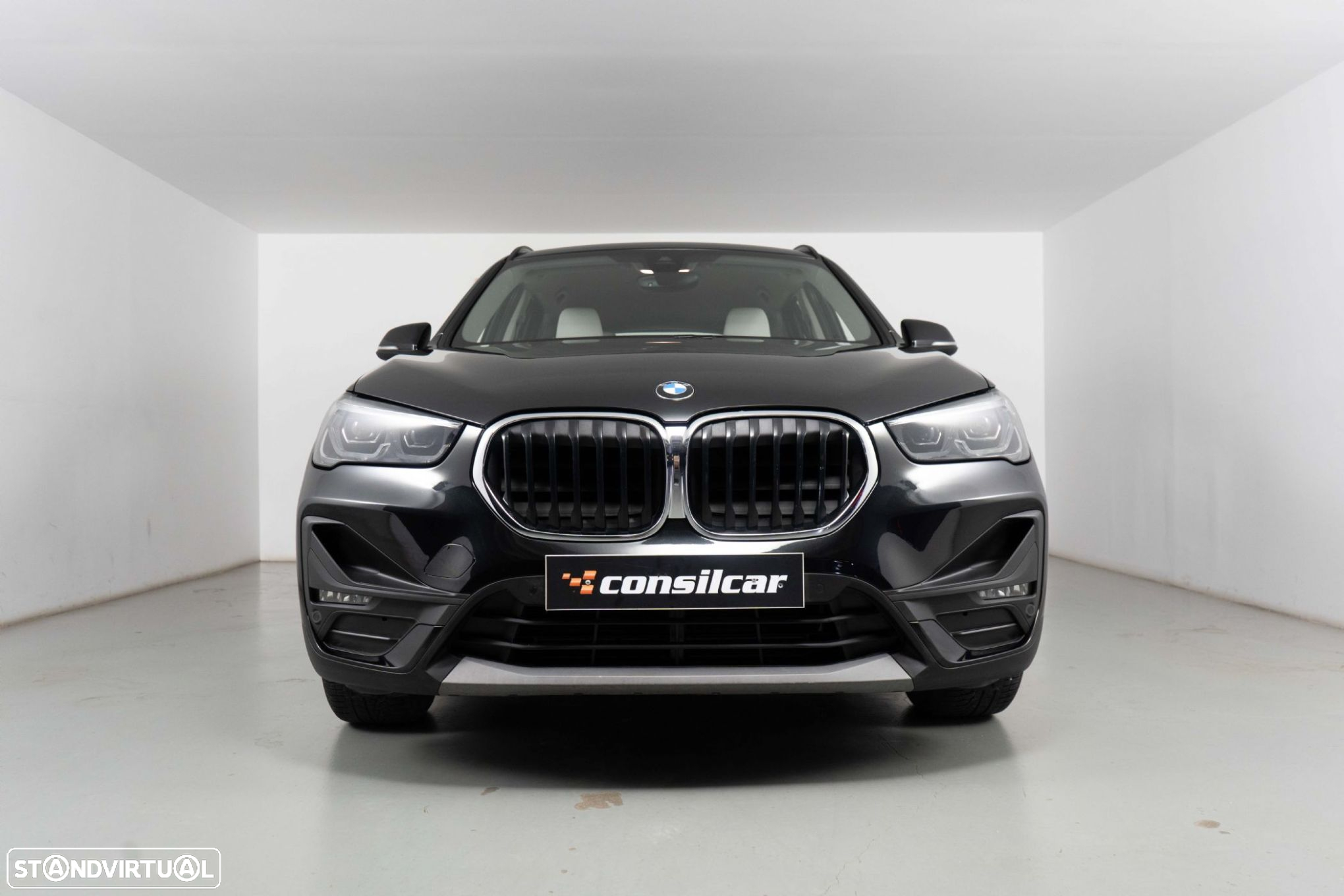 BMW X1 25 e xDrive Corporate Edition - 3