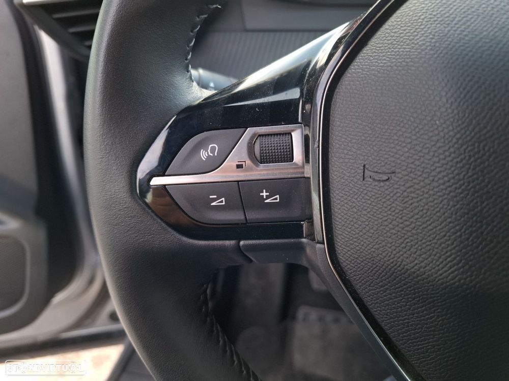 Peugeot 2008 1.2 PureTech Style - 16