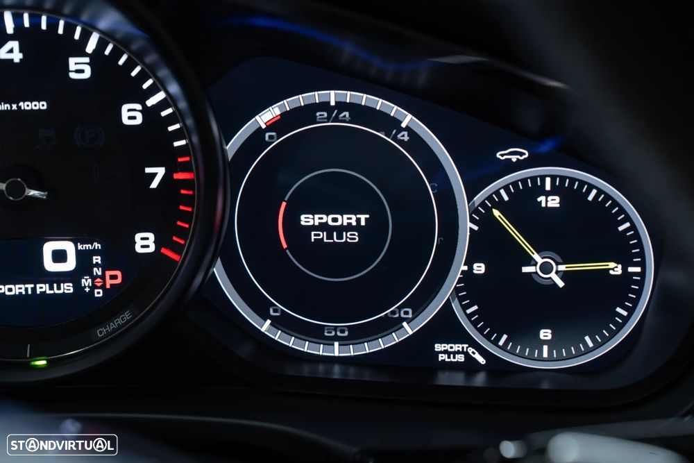 Porsche Panamera Sport Turismo - 34